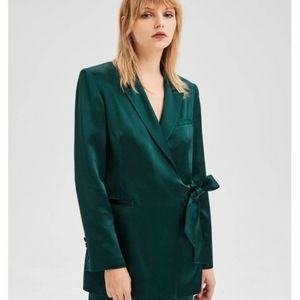 Lattelier Tie Waist Blazer and Slack Suit.